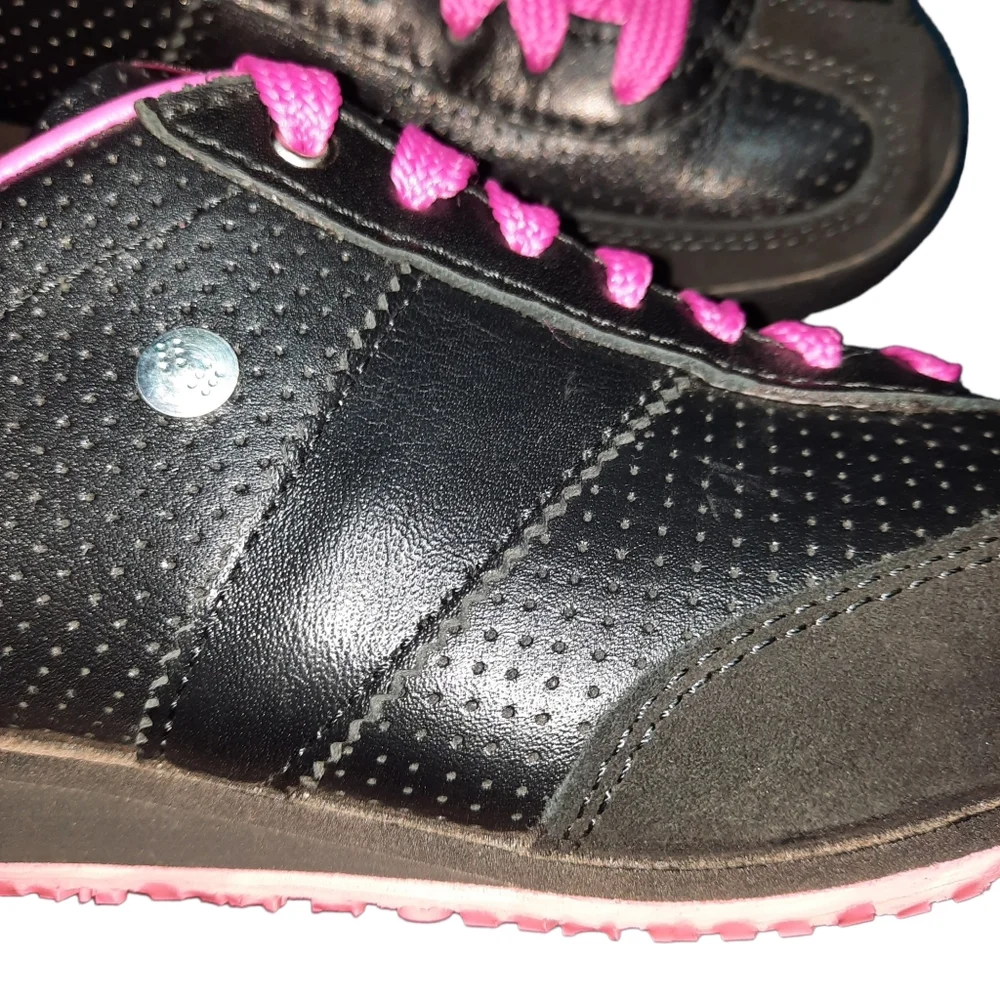 Botas 66 Black/Neon Pink Leather Athletic Sneaker SZ 5